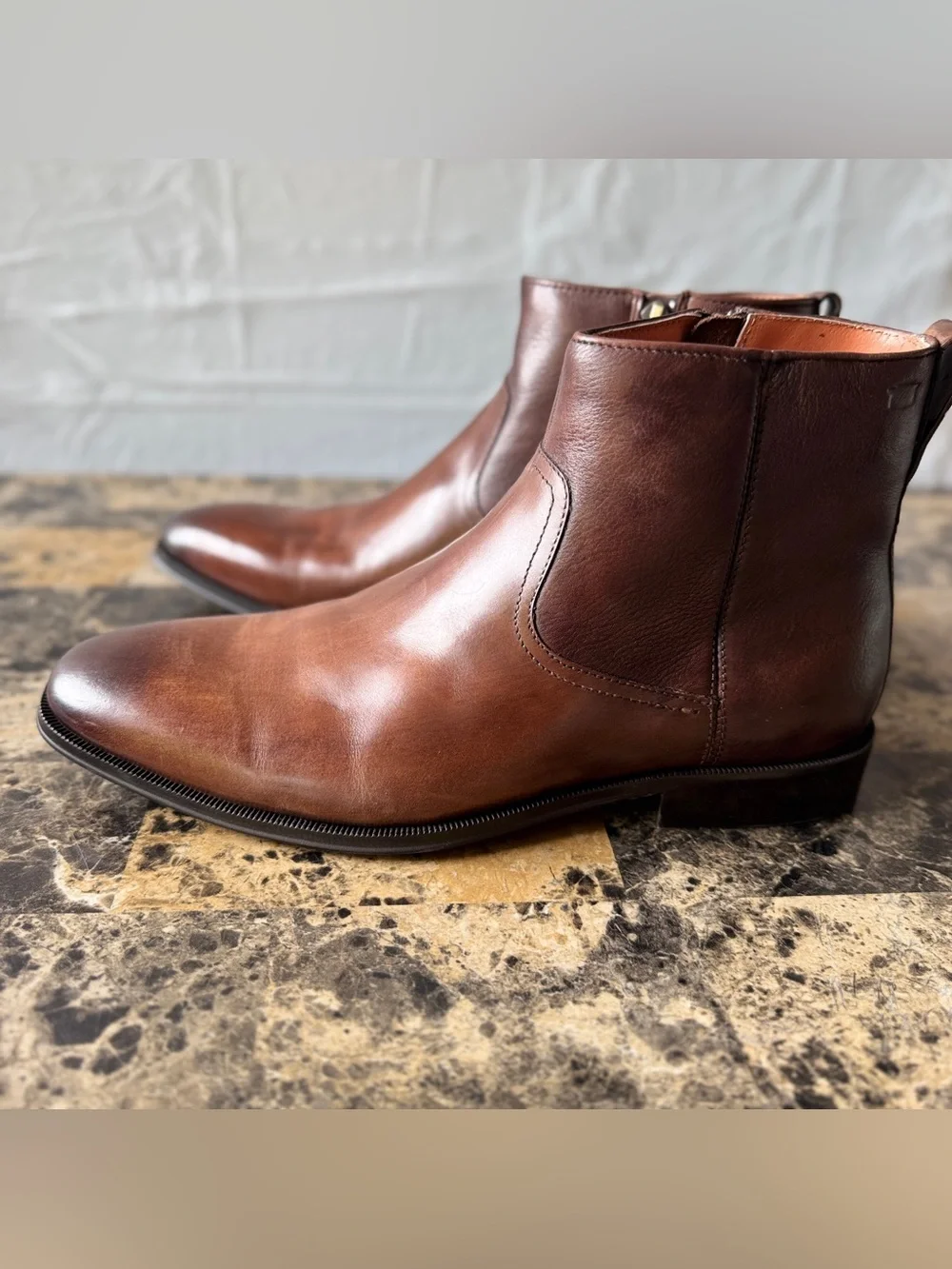 Florsheim Men's size 7 Leather Chelsea Ankle Boots - Brown
